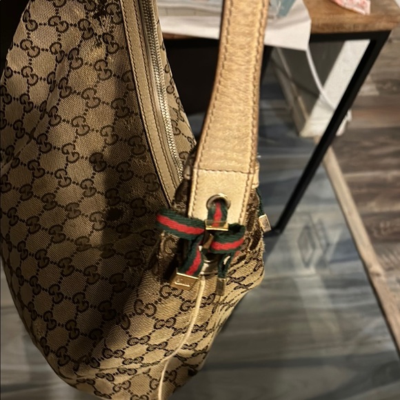 Gucci Tan Monogram canvas Shoulder Bag - Picture 15 of 16